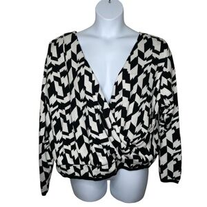 xFuture Collective x Target Size 2X Sweater Black White Cropped V Neck